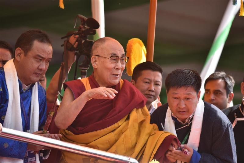 Dalai lama wil discussie over opvolging