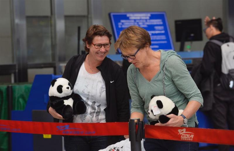 Reuzenpanda's geland op Schiphol