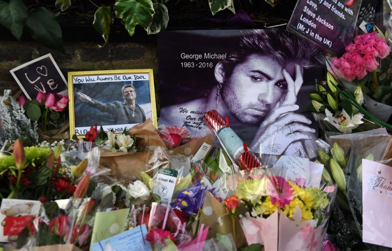 Hekken rondom graf George Michael verwijderd