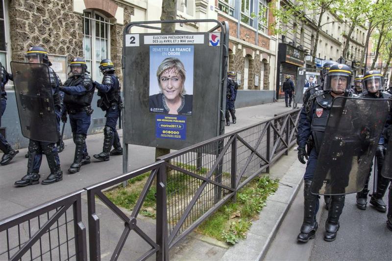 Relletjes bij verkiezingsbijeenkomst Le Pen