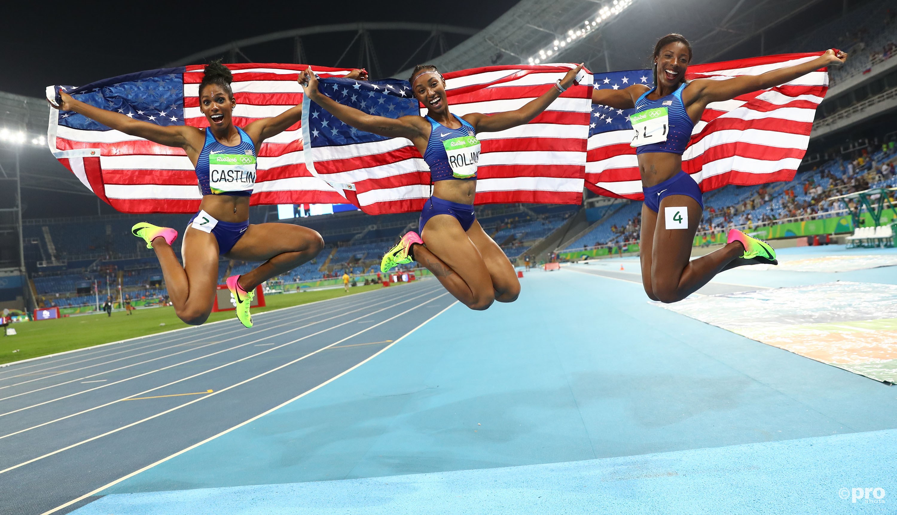 Op de Spelen in Rio veroverde Rollins (midden) het goud, terwijl Nia Ali en Kristi Castlin een uniek Amerikaans podium compleet maakten (Pro Shots/Action Images)