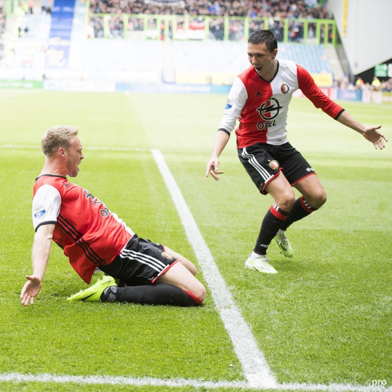 De Feyenoord-spelers Nicolai Jørgensen en Steven Berghuis vieren op deze manier de 0-1 tegen Vitesse, wat zou een goed onderschrift zijn bij deze foto? (Pro Shots / Jasper Ruhe)