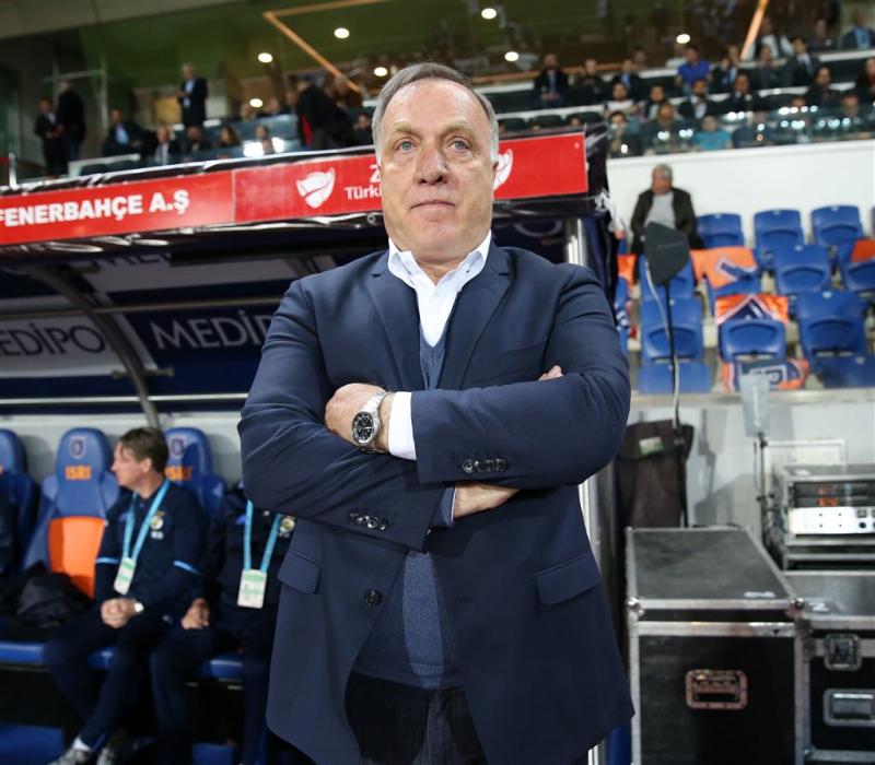 Advocaat: pas na 1 juni aan slag bij Oranje