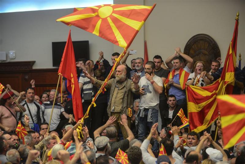 Bestorming parlement Macedonië: 100 gewonden