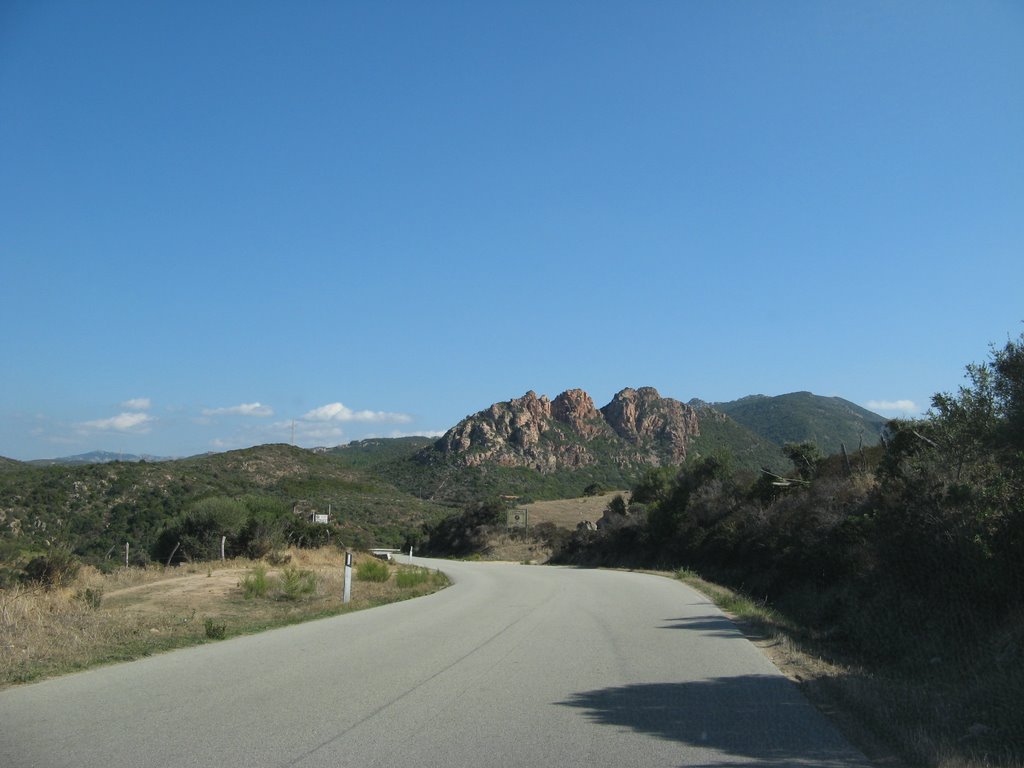 Mooie rotspartijen onderweg (Foto: Panoramio)