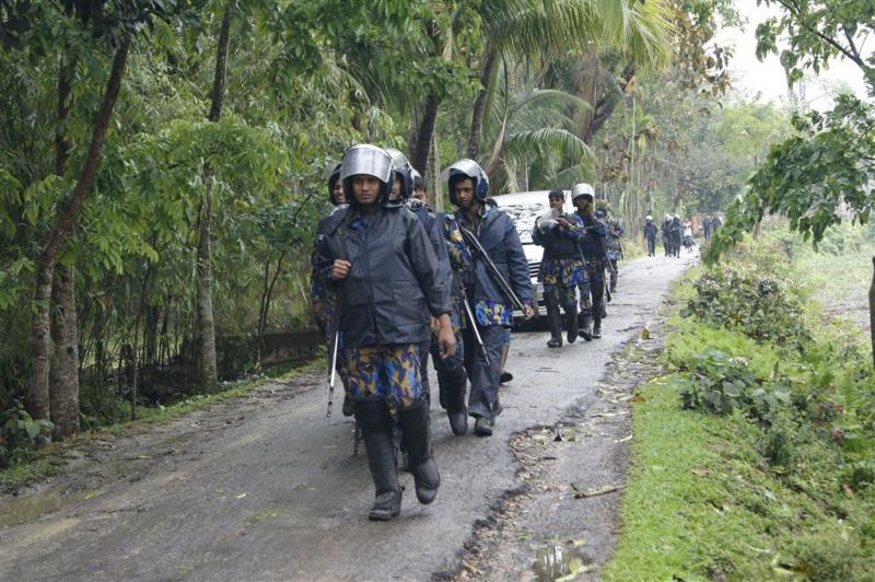 Doden bij inval antiterreurpolitie Bangladesh