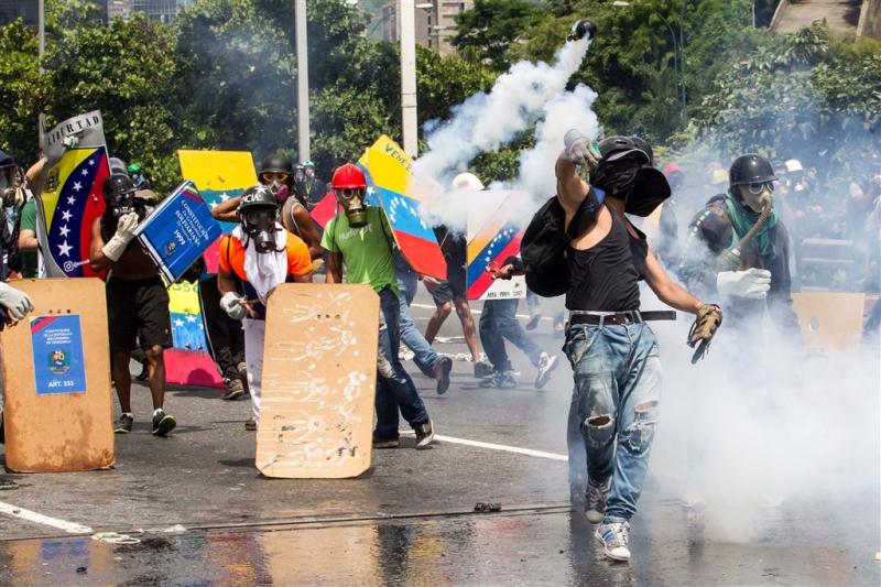 Maduro wil geweldplegers protesten bestraffen