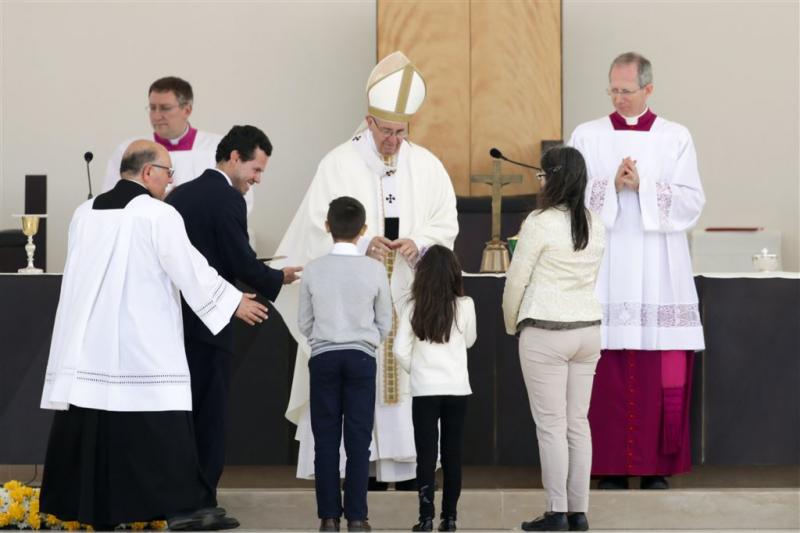 Paus verklaart Portugese kinderen heilig
