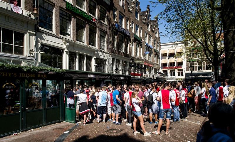 'Voetbalverordening' op Amsterdamse pleinen