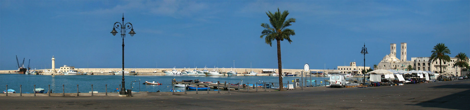De haven van Molfetta (Foto: WikiCommons/Tango7174)