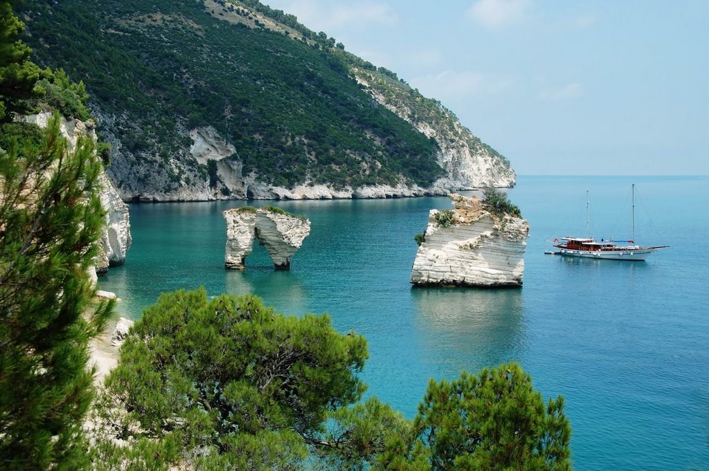 Mooie rotsen bij de Baia delle Zagara (Foto: Panoramio)