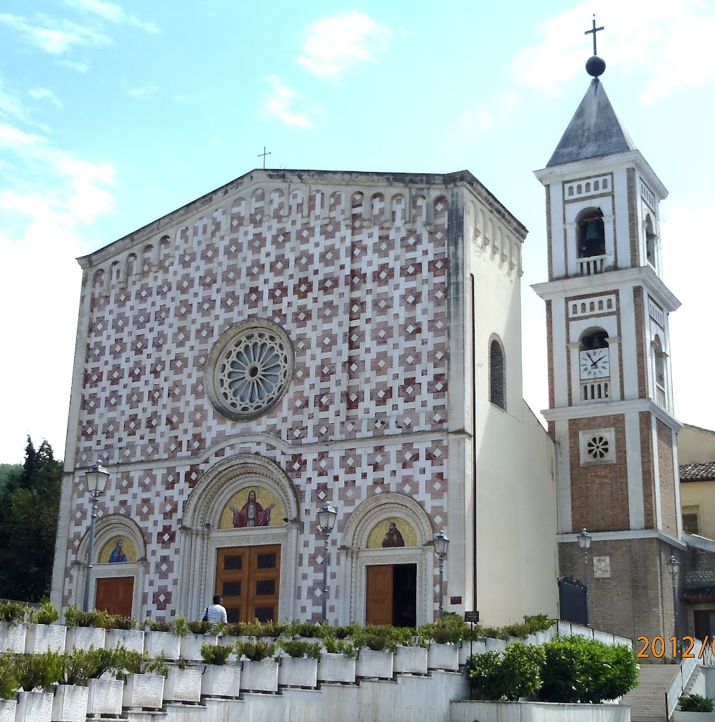 Een prima heiligdom bij Manoppello (Foto: Panoramio)