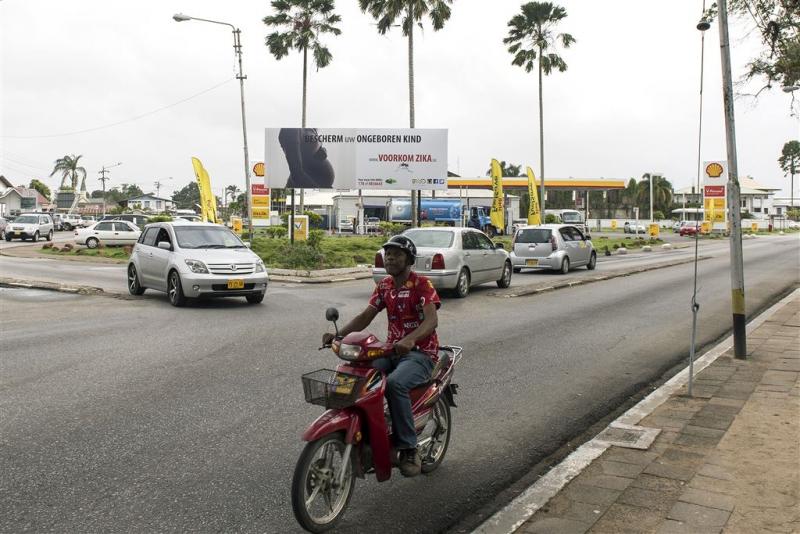 IMF staakt steun aan Suriname op verzoek
