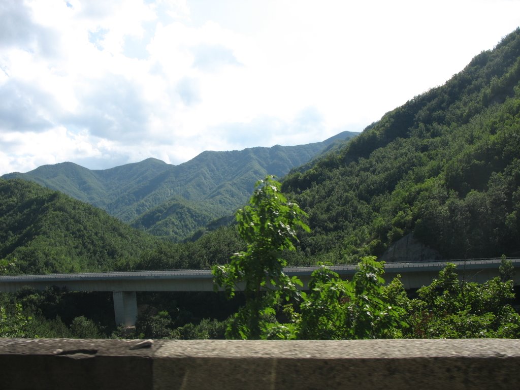 Nog meer beboste bergen hier (Foto: Panoramio)