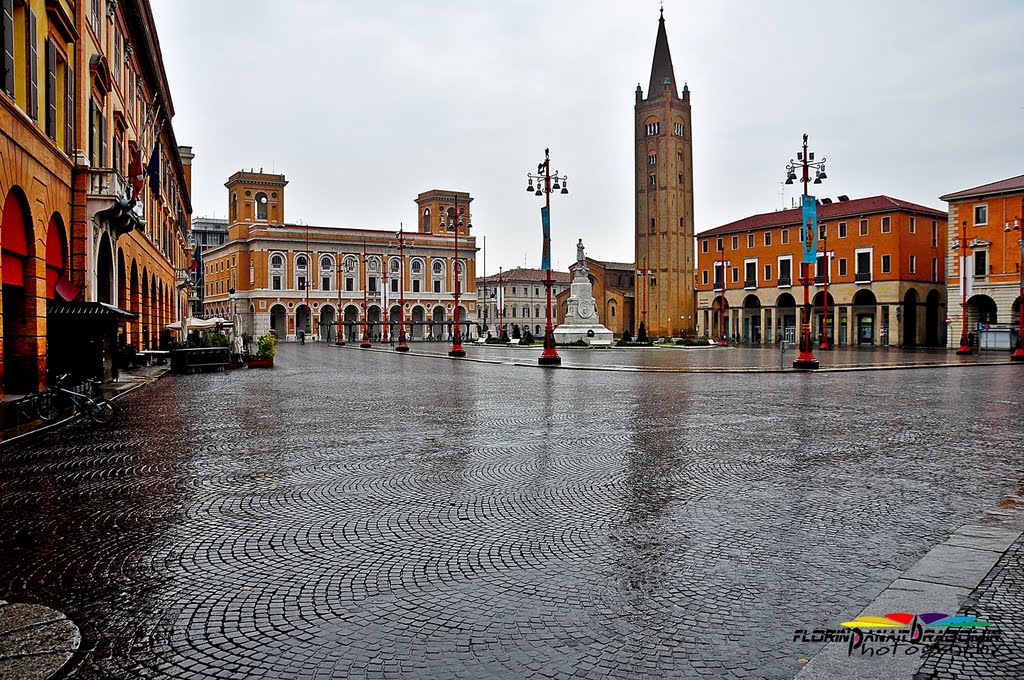 Een blik op het plein in Forli (Foto: Panoramio)