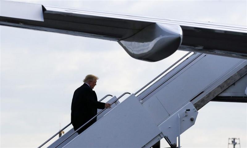 Trump tegen wil en dank op reis