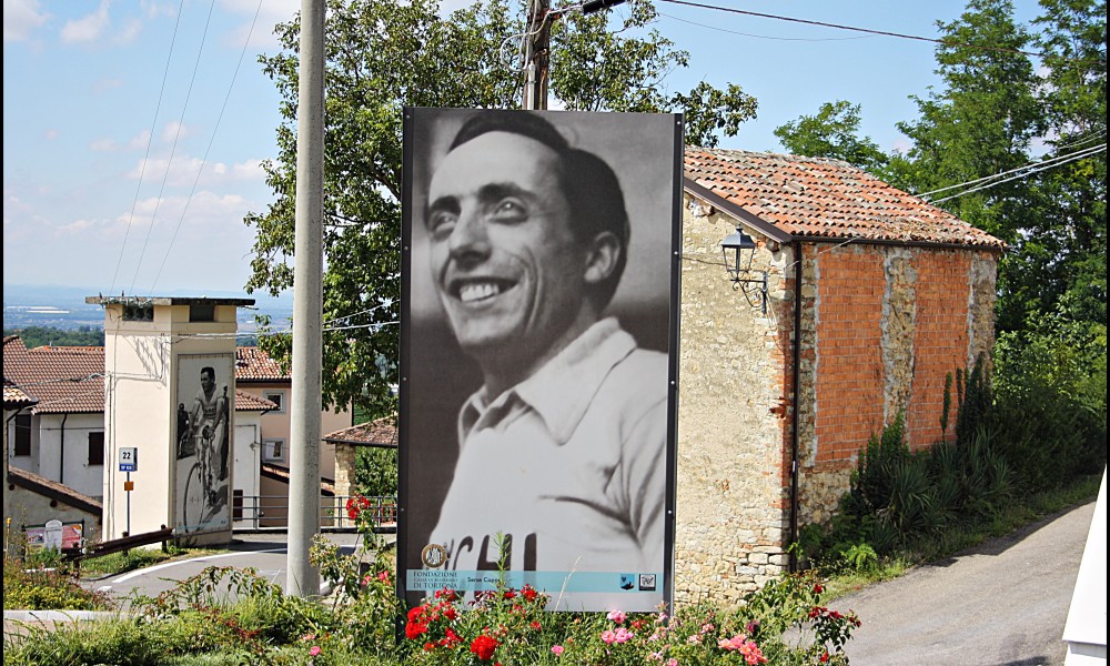 Het moge duidelijk zijn dat Coppi vandaag geëerd wordt (Foto: Panoramio)