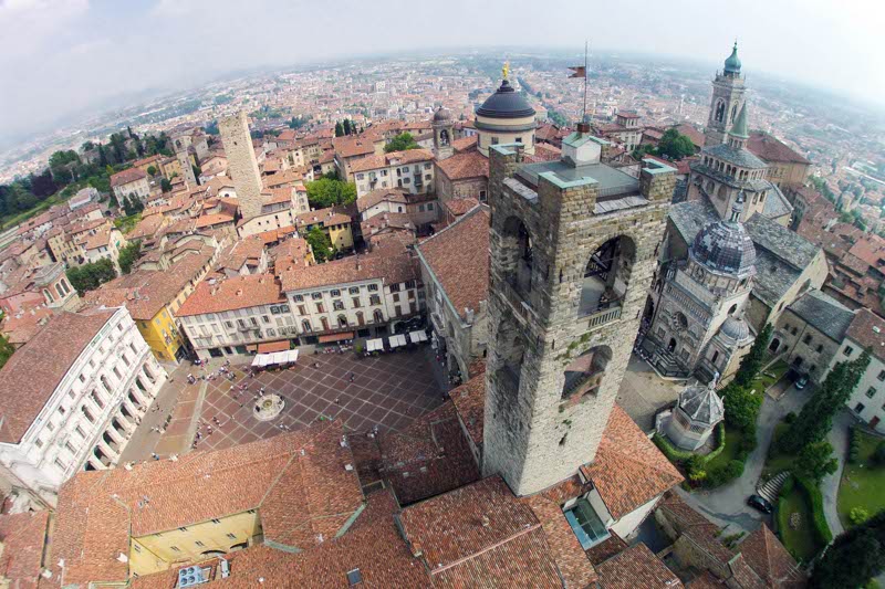 Nog een blik op Bergamo (Foto: Panoramio) Nog een blik op Bergamo (Foto: Panoramio)