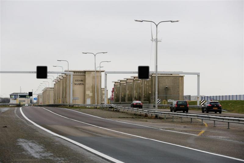 Tot dinsdagochtend verkeershinder Afsluitdijk