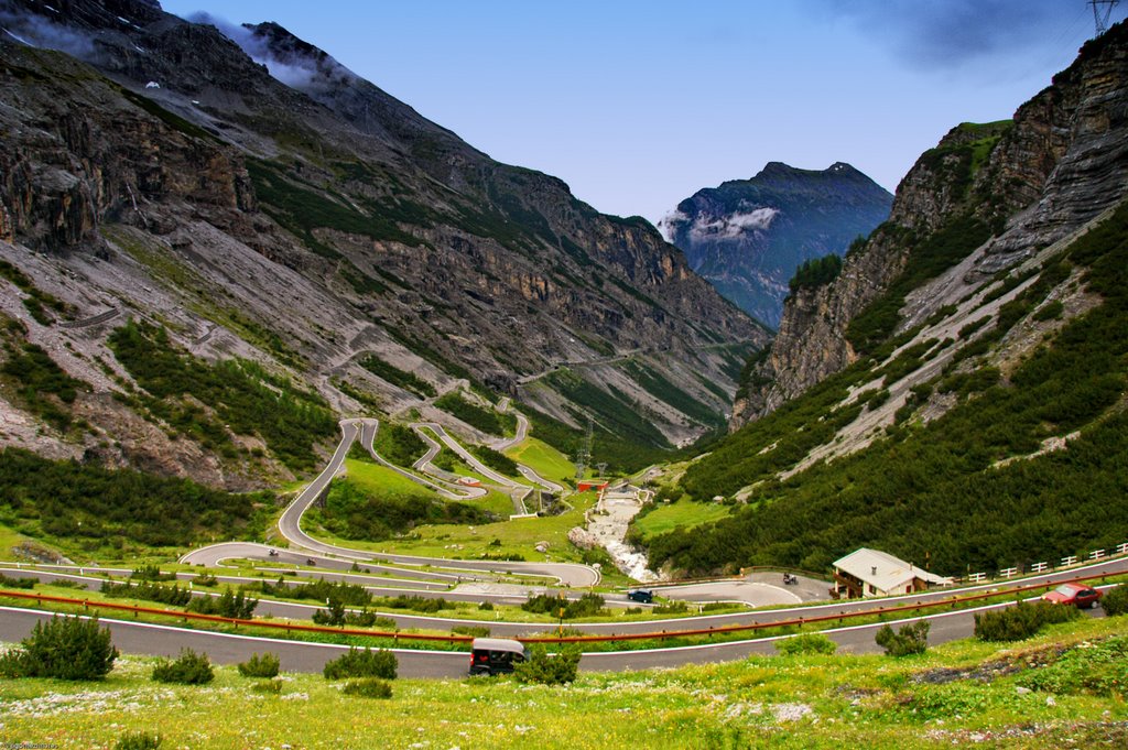 Ook de afdaling van de Umbrailpass levert mooie beelden op (Foto: Panoramio)