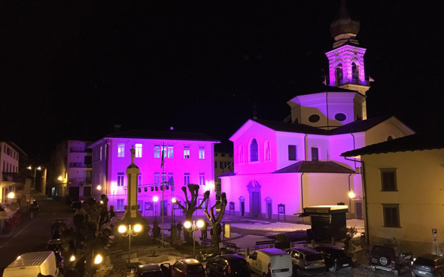 De kerk in Rovetta is roze (Foto: Panoramio)