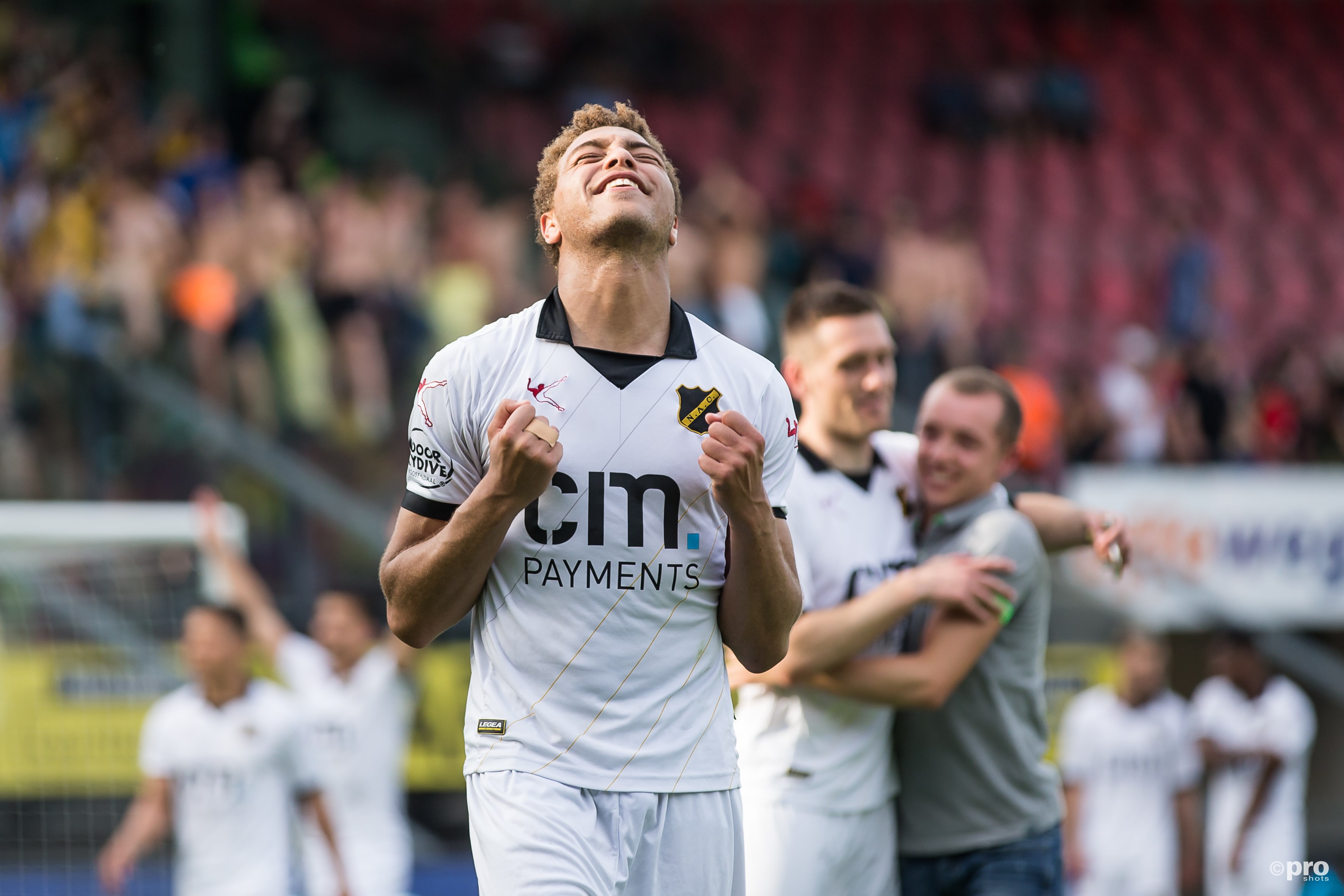 NAC promoveert naar de eredivisie, NAC-speler Cyriel Dessers dolblij. (PRO SHOTS/Marcel Bonte)