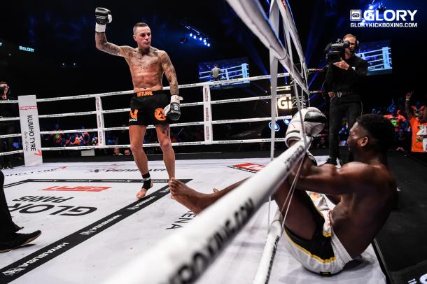 Glory42_Holzken2 (Foto: James Law/Glory)