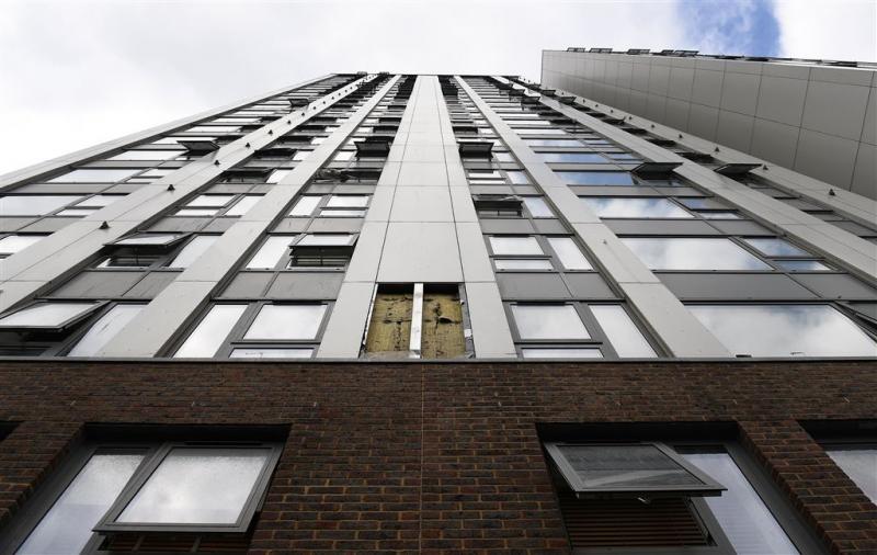 Londen laat brandgevaarlijke flats ontruimen