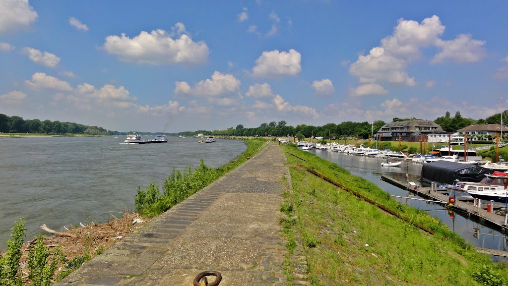 De jachthaven van Düsseldorf (Foto: Panoramio)