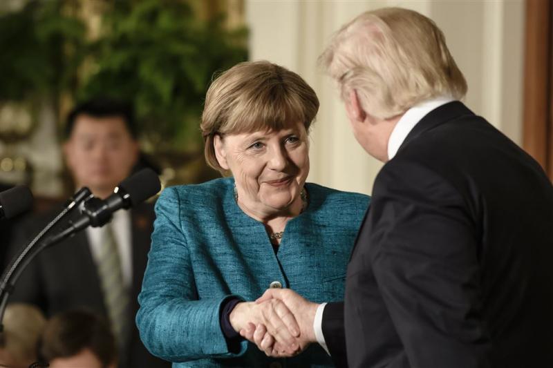 Trump en Merkel spreken elkaar al voor G20