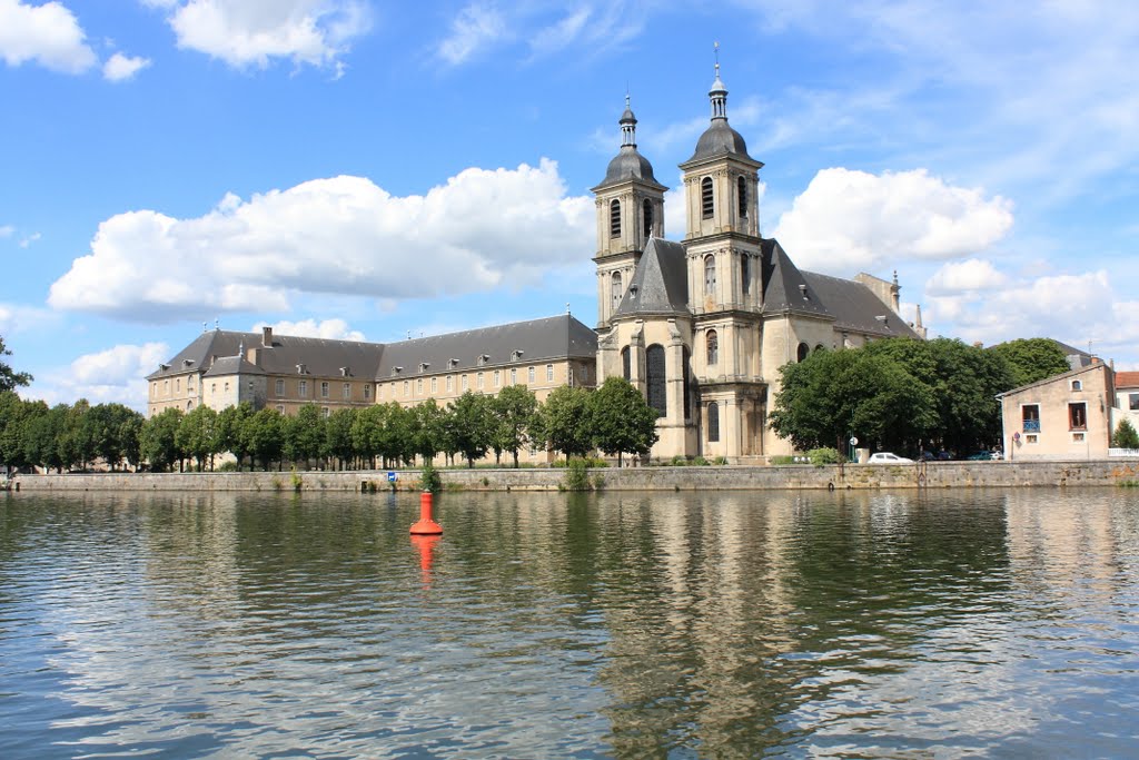 De abdij van Pont-a-Mousson (Foto: Panoramio)