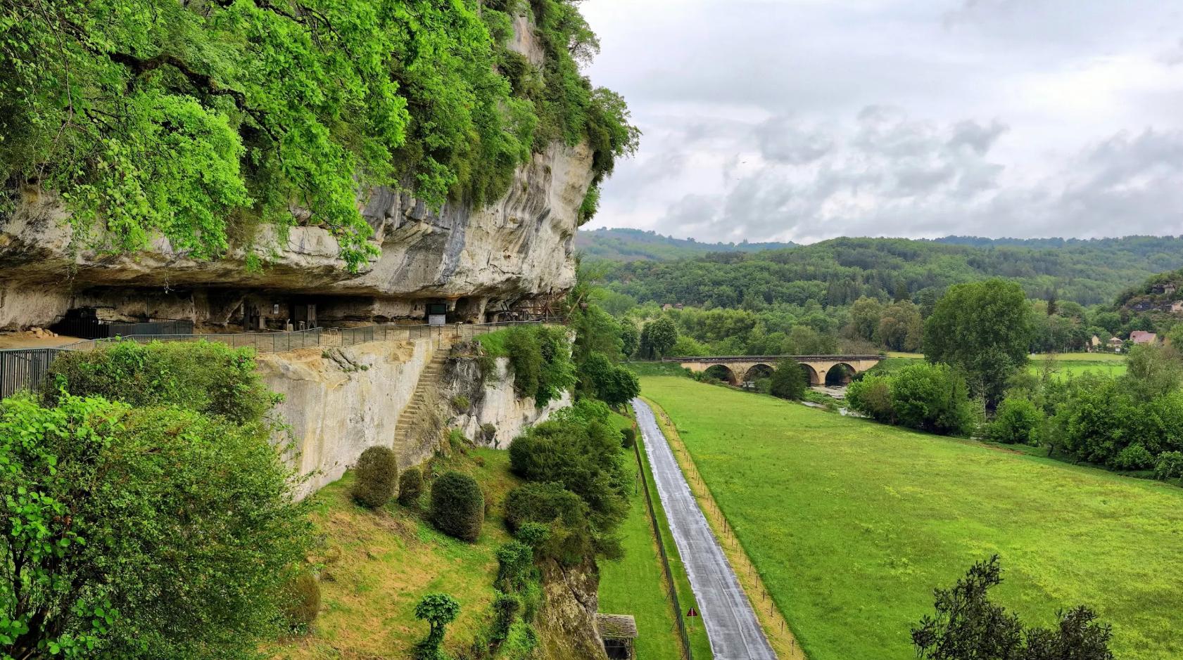 La Roque Saint-Christophe (Foto: Panoramio)