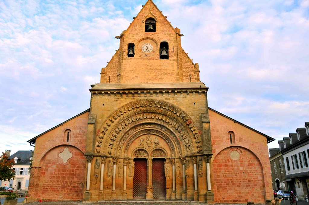 De kerk in Morlaàs is het aanschouwen nog wel waard (Foto: Panoramio) De kerk in Morlaàs is het aanschouwen nog wel waard (Foto: Panoramio)
