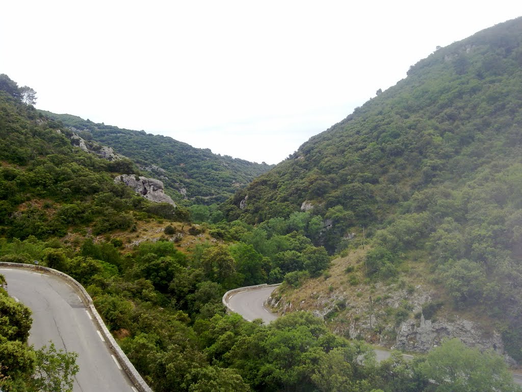 De laatste klim van de Tour brengt nog wel wat mooie uitzichten (Foto: Panoramio)