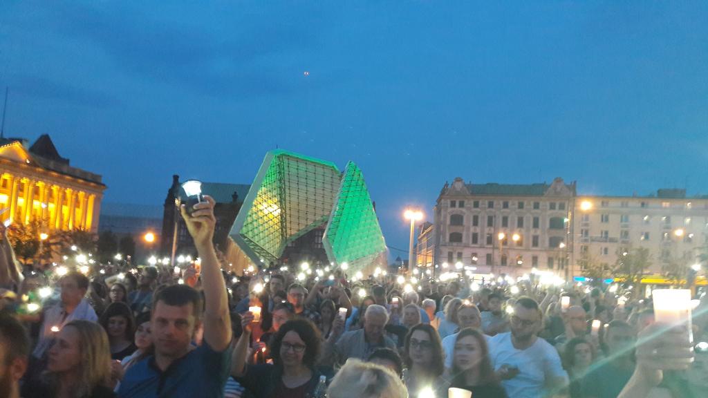 Demonstraties in Warschau. (Foto: Maja Napieraj)