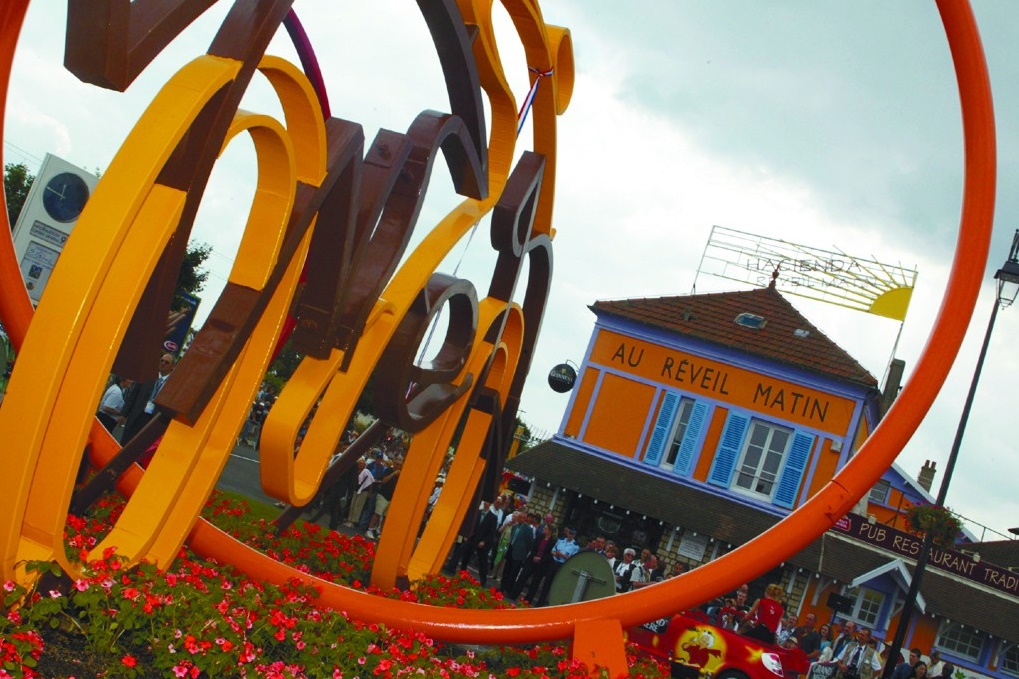 Reveil Matin, de plek van de allereerste tourstart (Foto: Panoramio)