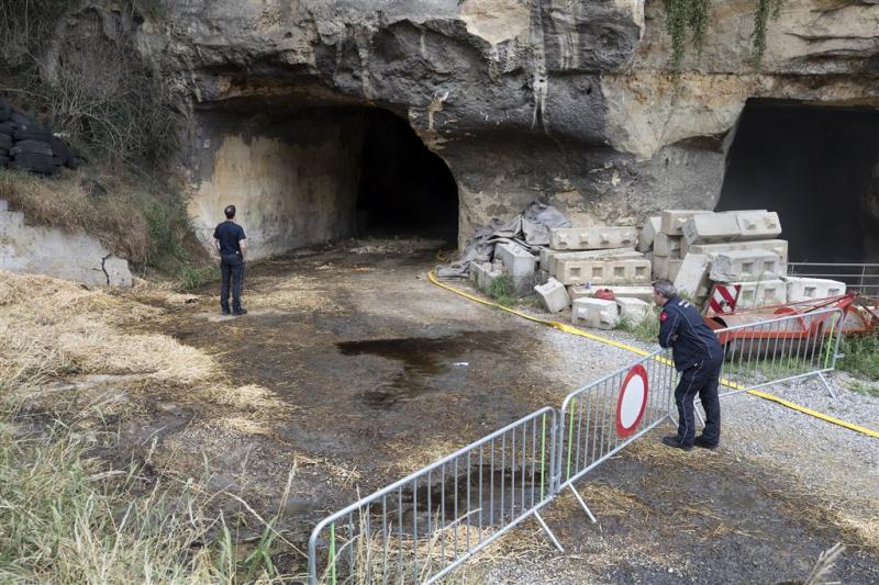Twee Belgen verdacht van brandstichting grot