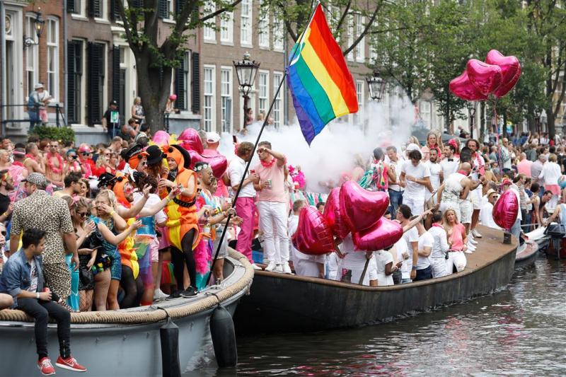Canal Parade: feestelijk en zonder incidenten 