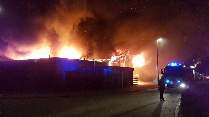 Felle brand in Alkmaar (Foto: Edwin Borst)