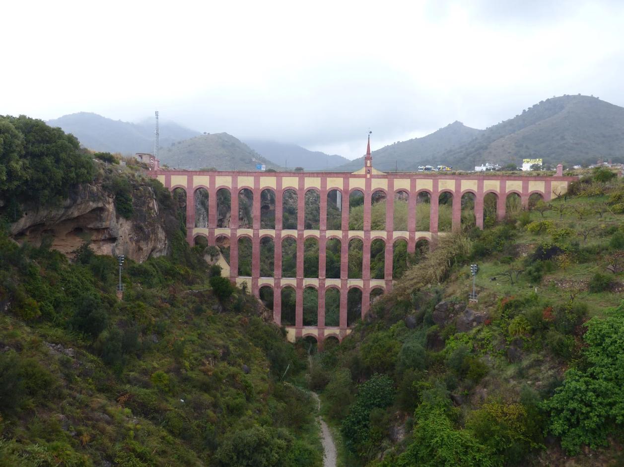 Het aquaduct bij Nerja (Foto: Panoramio)