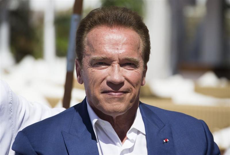 Schwarzenegger: Klagen is zinloos, doe wat!