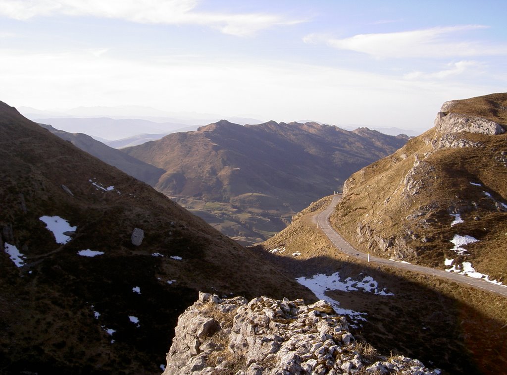 Weinig begroeiing langs de route (Foto: Panoramio)