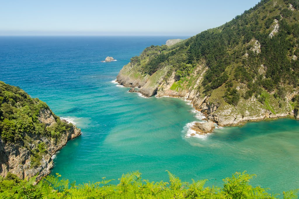 We komen langs een prachtige baai (Foto: Panoramio)