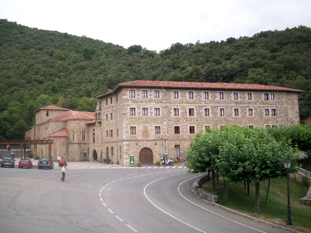 De finish ligt voor het klooster (Foto: Panoramio)