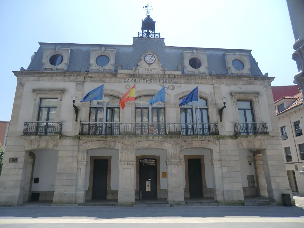 In Pola de Siero is alleen het stadhuis de moeite waard (Foto: Panoramio)