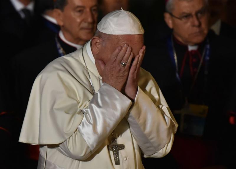 Paus lichtgewond na bruusk remmen pausmobiel