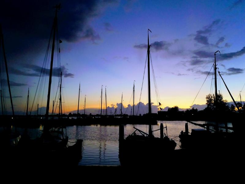 Een goede vriendin van me heeft zondag na het wadlopen deze foto gemaakt van de haven van Lauwersoog.  (Foto: Linda)