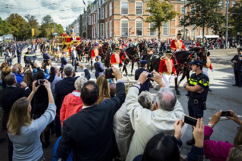 Politie weert spandoek Pegida