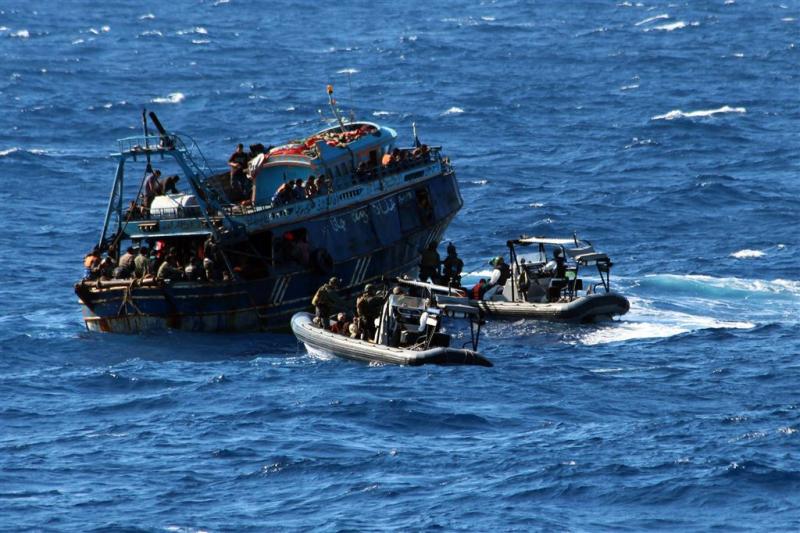 Weer honderden migranten van zee gehaald