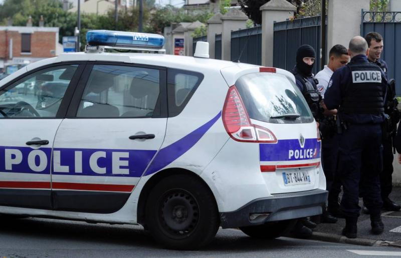 Franse agent doodt 3 mensen, hond en zichzelf